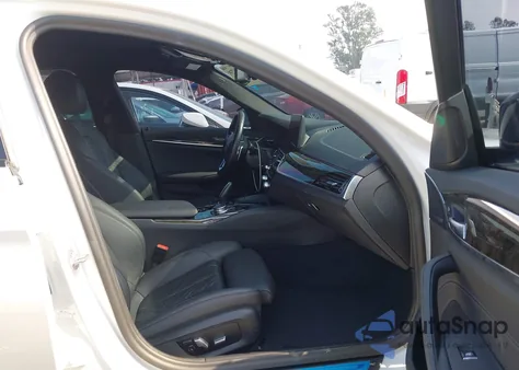 2021 BMW 530E z USA, uszkodzony, nr VIN WBA13AG02MCG37824